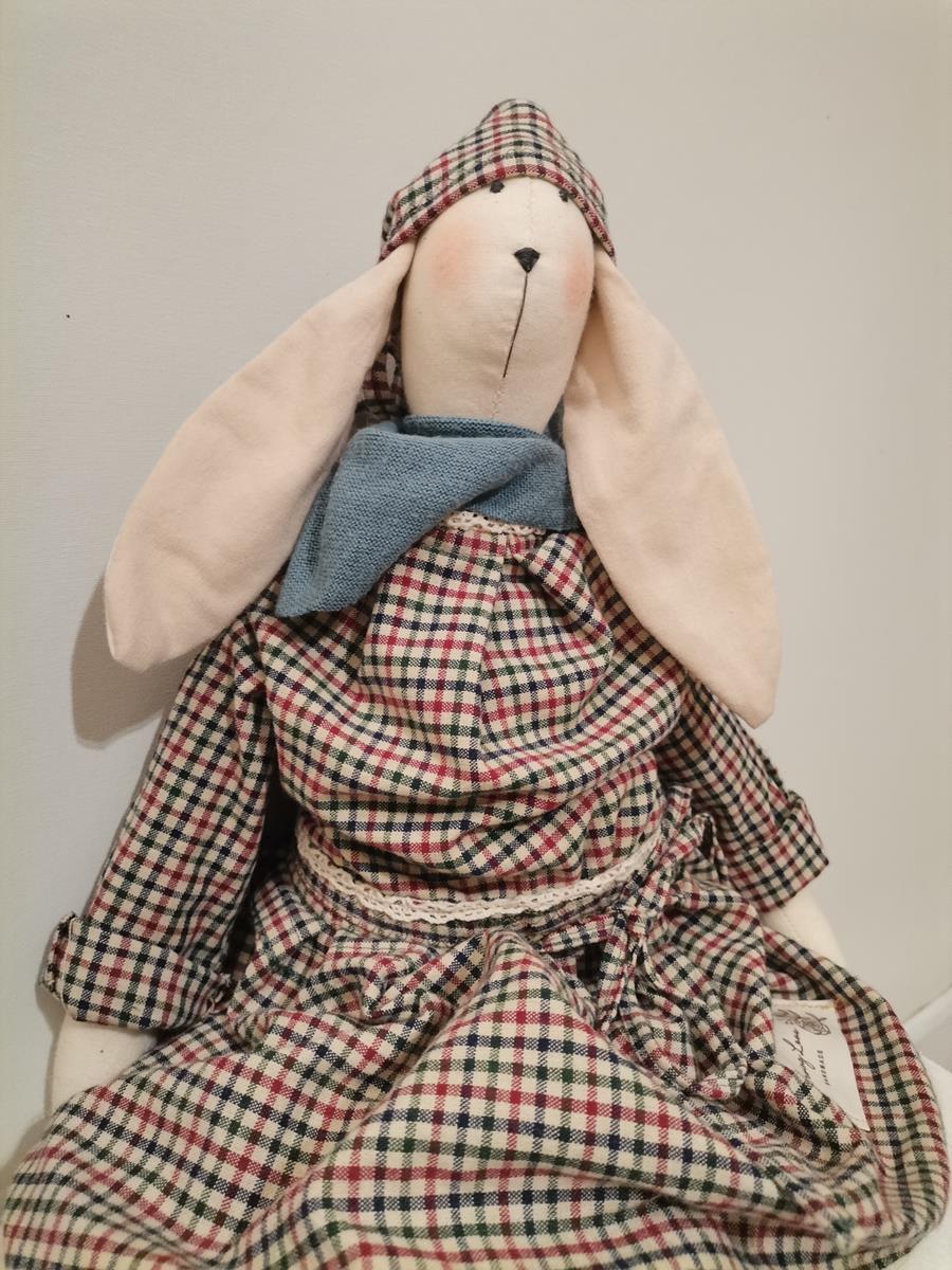 Inom Zajączek w sukience w kratkę - obrazek 3